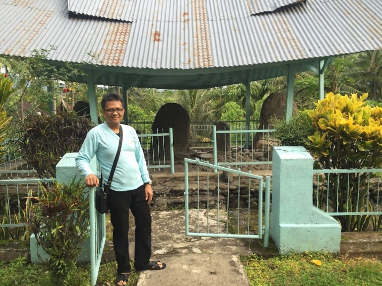 Image: Kawasan Wisata Sejarah Batu Basurek Kuburajo Nagari Limokaum Batusangkar (Photo by Merza Gamal)