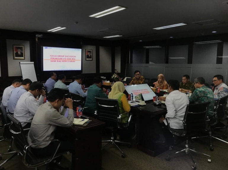 Photo Ilustrasi Pertumbuhan Indonesia by Merza Gamal