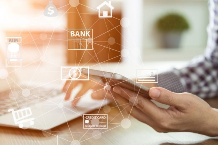 Ilustrasi layanan internet dan mobile banking. (Dok. Shutterstock via kompas.com)