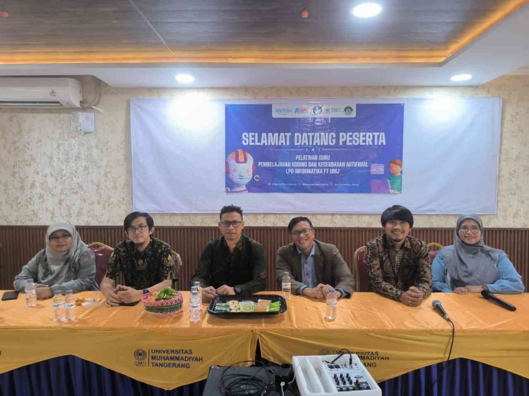  Dokumen Pribadi Jody Aryono  (Foto Panitioa dan Instruktur Fase C Koding KA)