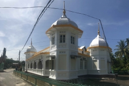 Image: Panorama Masjid Raya Pangkalan Koto Baru dari arah perkampungan masyarakat (by Merza Gamal)