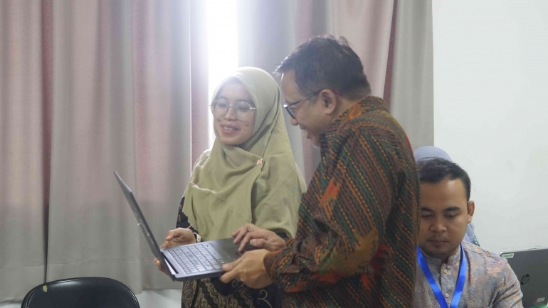 Memberikan Penjelasan mengenai Teachable Machine , Source Mas Fauzan FTUMJ