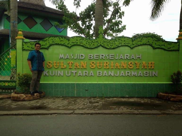 Image: Masjid bersejarah Sultan Suriaansyah, Kuin Utara, Banjarmasin (Photo by Merza Gamal)
