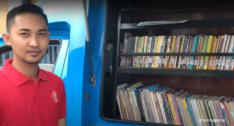 Image: Salah satu Mobil Perpustakaan Soeman HS yang melayani masyarakat (by Merza Gamal)