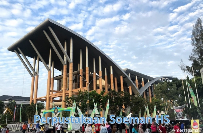 Image: Gedung Perpustakaan Soeman HS yang instagramable (by Merza Gamal)