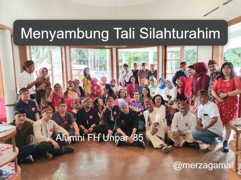 Image: Salah satu aktivitas menyambung silahturahim sesama rekan kuliah di Universitas Katolik Parahyangan, meskipun puluhan tahun berlalu.