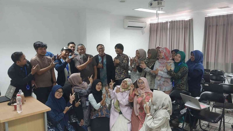 Keceriaan Guru Guru Sebaga Amunisi saya Untuk Tetap Berkarya Source Mas Fauzan FTUMJ