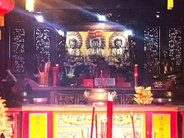 Image: Beberapa Altar di Klenteng Chandra Nadi Palembang (by Merza Gamal)