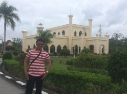 Image: Balai Kerapatan Tinggi Siak Sri Indrapura by Merza Gamal)