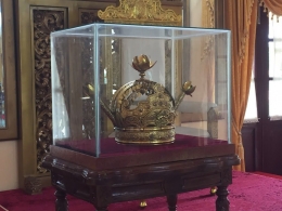 Image: Replika Mahkota Sultan Siak  by Merza Gamal