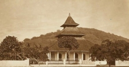 Image: Masjid Agung Sumedang dibangun tahun 1850 oleh Pangeran Soegih (by Merza Gamal)