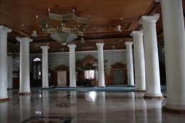 Image: Tiang penyangga Masjid Agung Sumedang berjumlah 166 (by Merza Gamal)