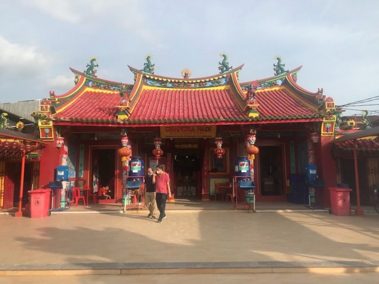 Image: Di sini terdapat makam seorang panglima Palembang keturunan Tionghoa beragama Islam (by Mera Gamal)