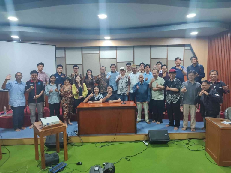 Ketika Gembala Turun dari Altar